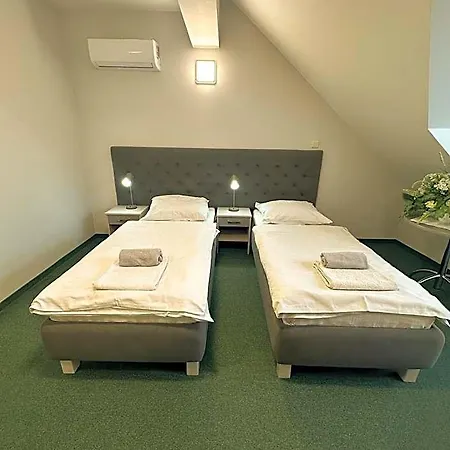 Arkadia Hotel Klecza Gorna