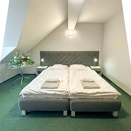 Arkadia Hotel Klecza Gorna